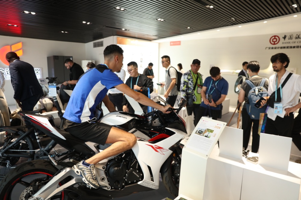 广交会“藏宝阁”折射价值链攀升：设计牵引创新，企业借CF奖开拓市场